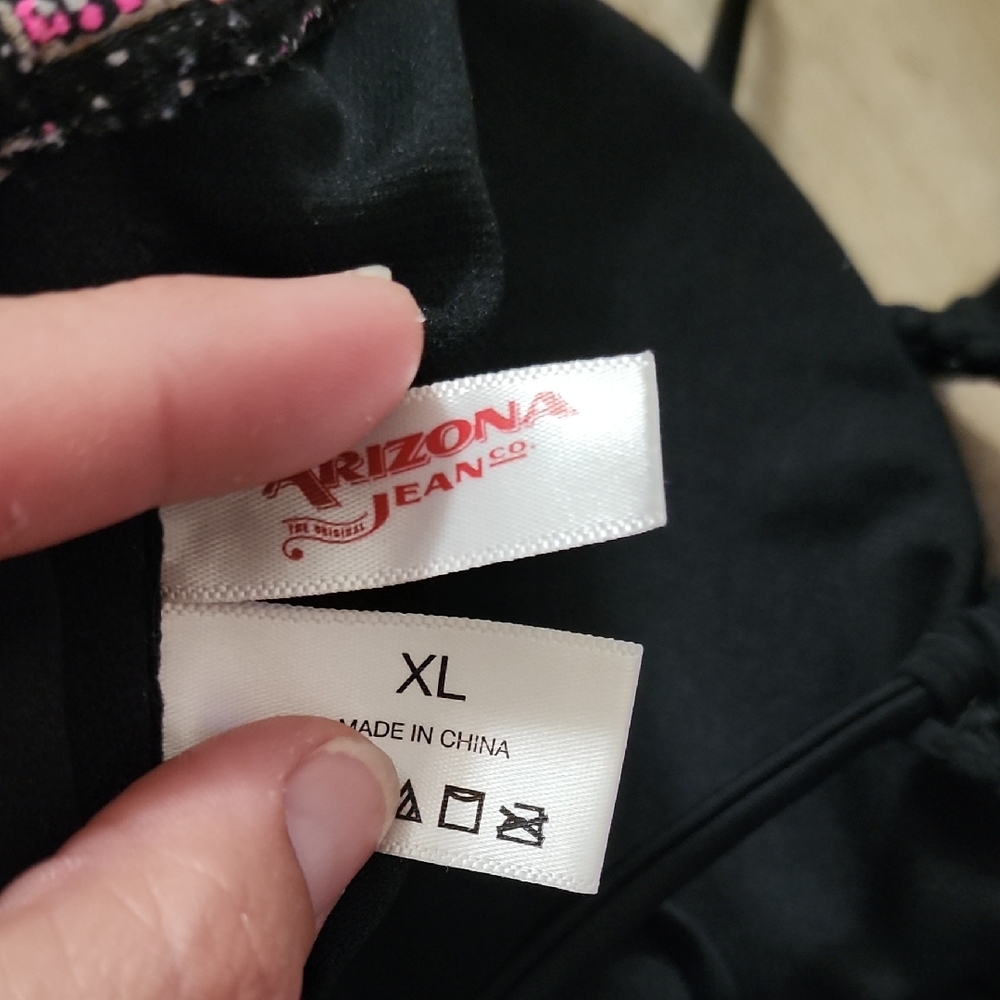 🔴Arizona Jean Company Black and Pink Top - Picture 4 of 5